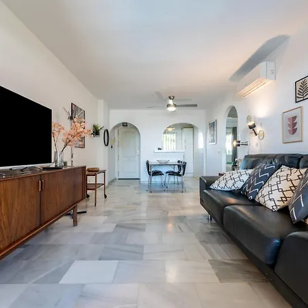 224 Seaview Apartment *